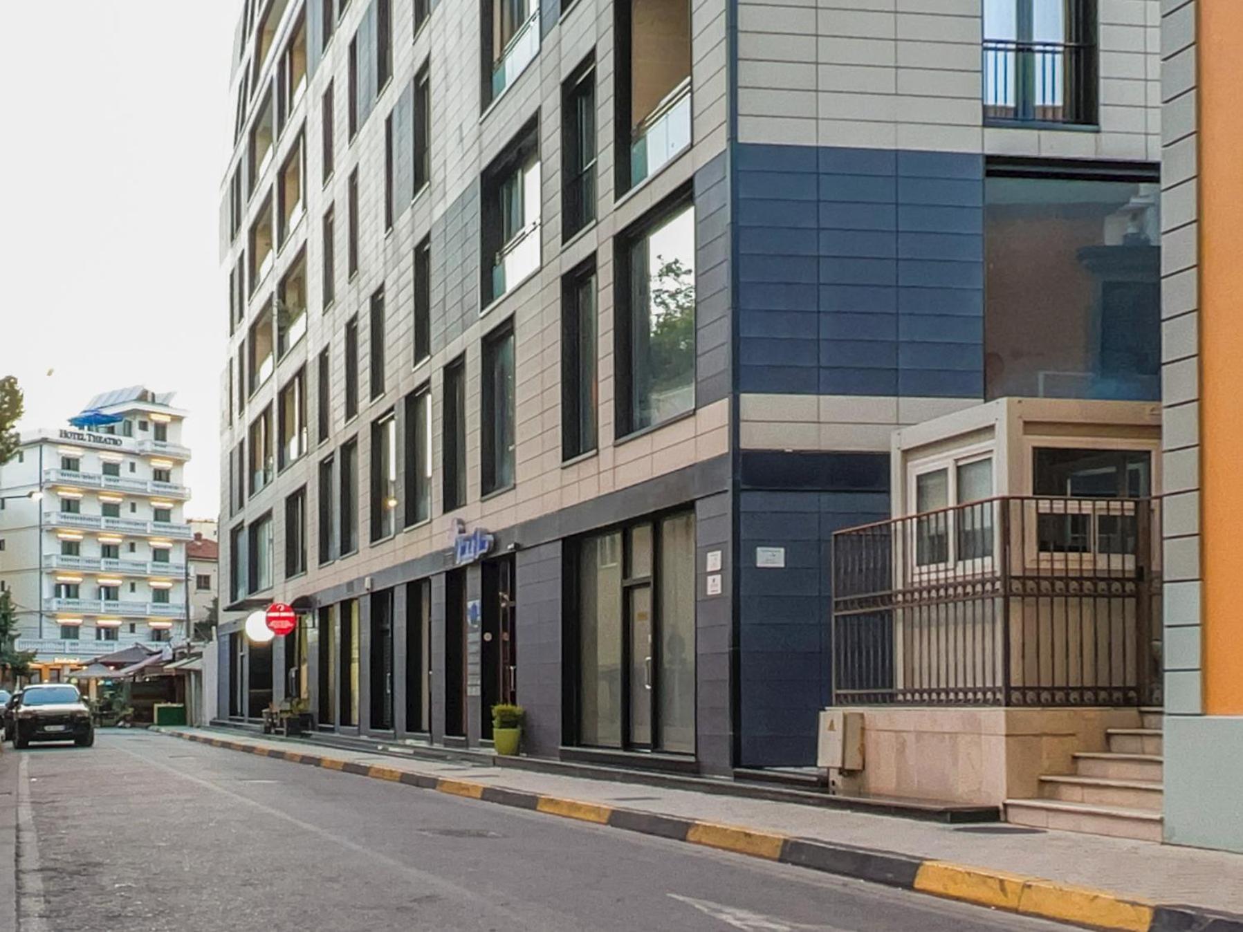 Downtown Grand Comfort 地拉那 外观 照片